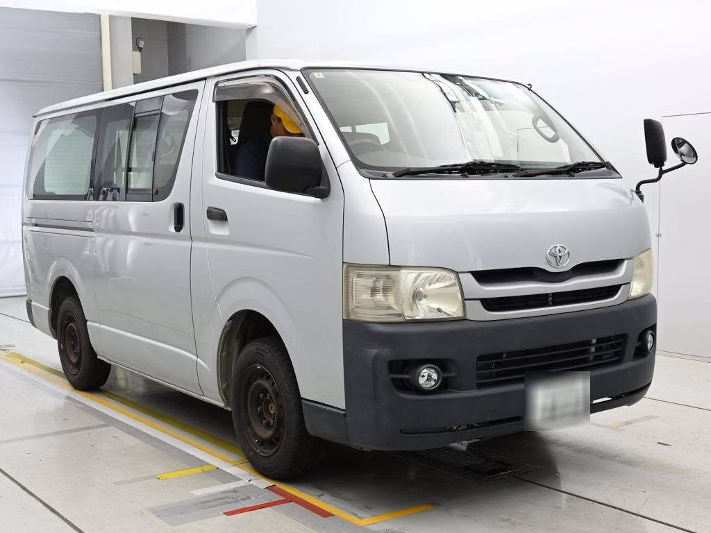 TOYOTA REGIUS ACE