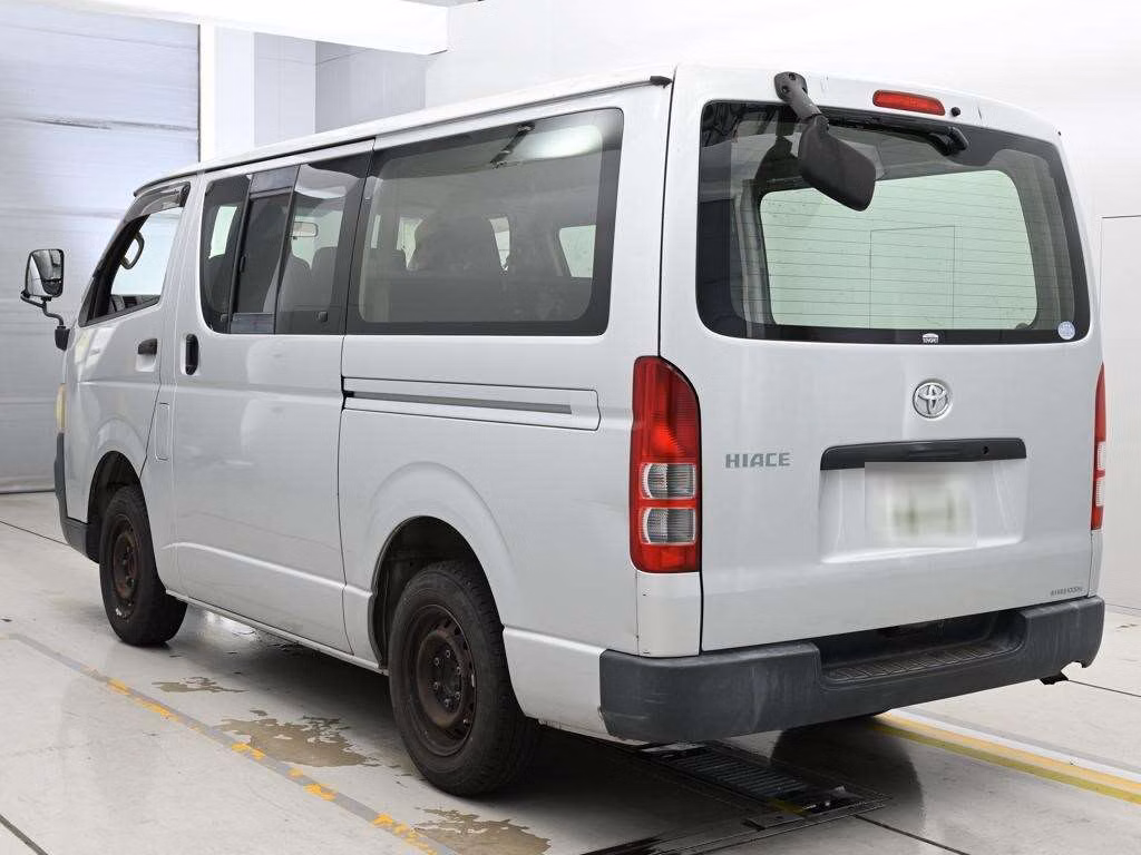 TOYOTA REGIUS ACE