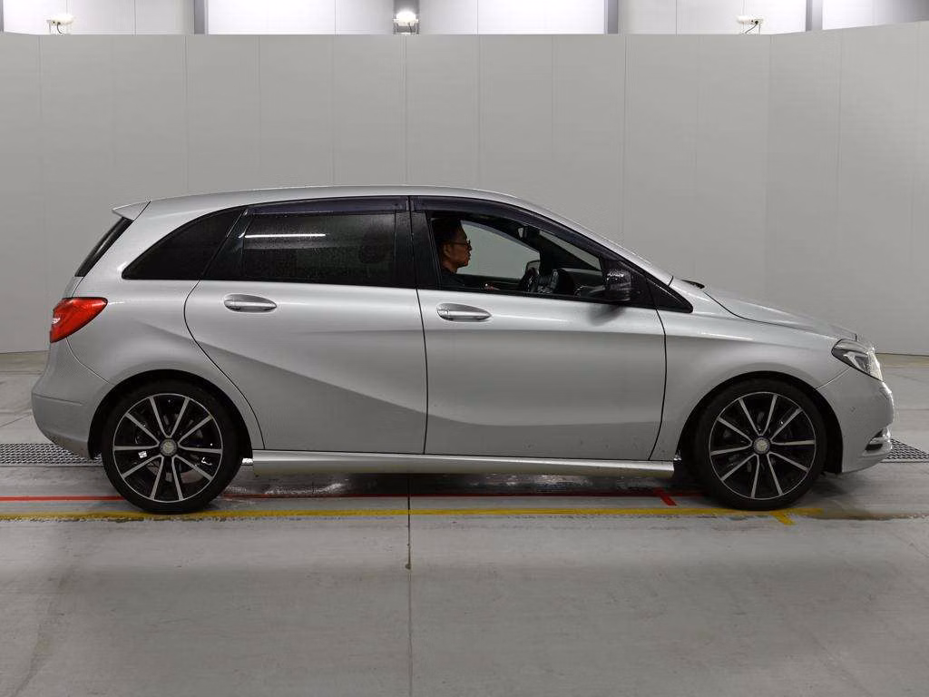 MERCEDES-BENZ B-CLASS