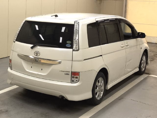 TOYOTA ISIS