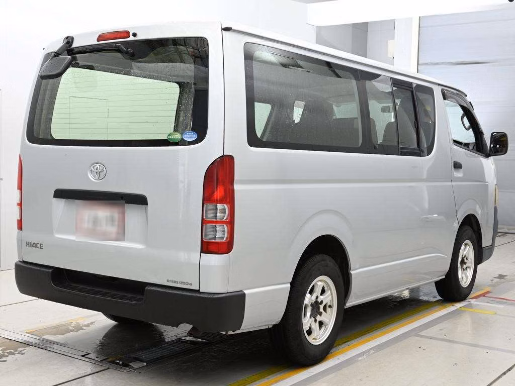TOYOTA REGIUS ACE
