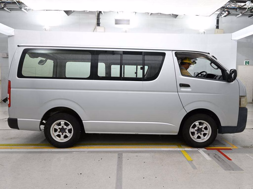 TOYOTA REGIUS ACE