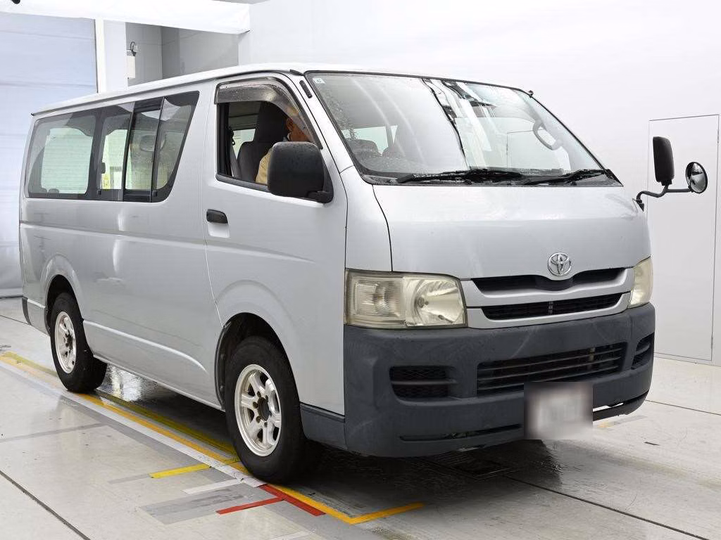 TOYOTA REGIUS ACE