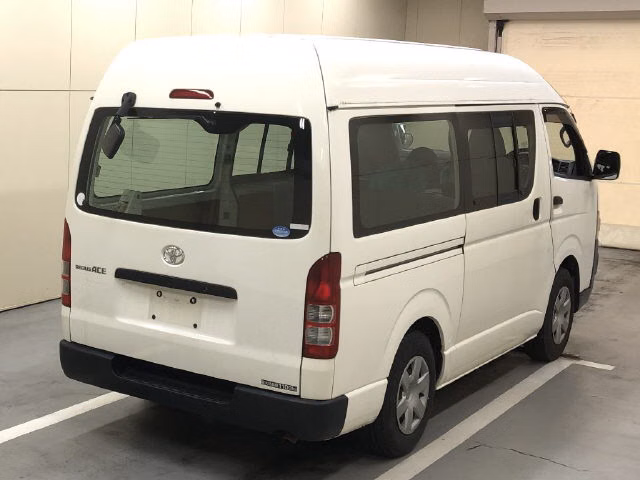 TOYOTA REGIUS ACE
