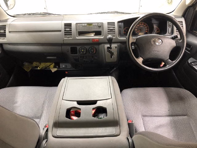 TOYOTA REGIUS ACE
