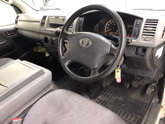 TOYOTA REGIUS ACE