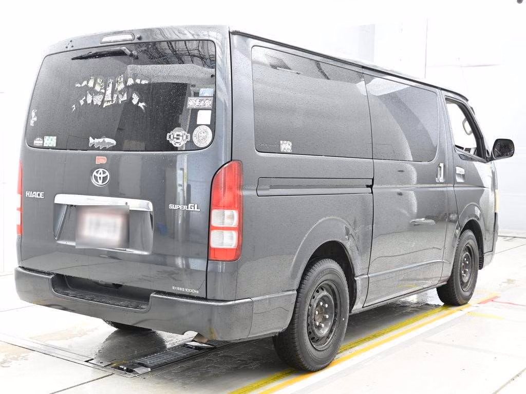 TOYOTA REGIUS ACE