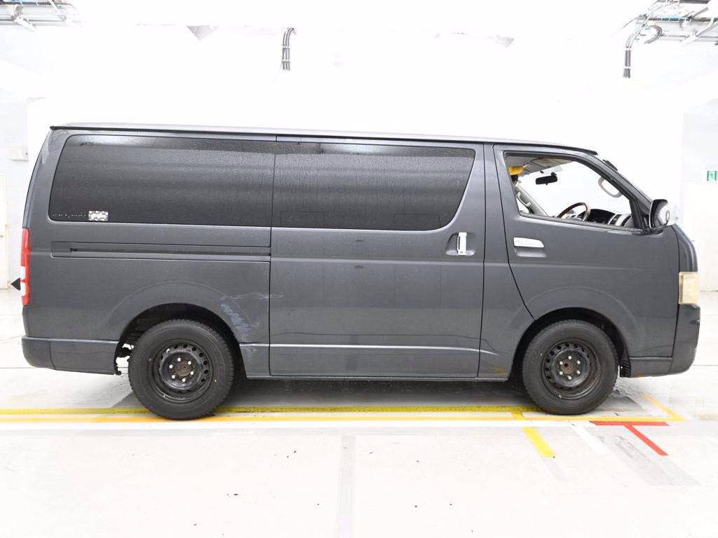 TOYOTA REGIUS ACE