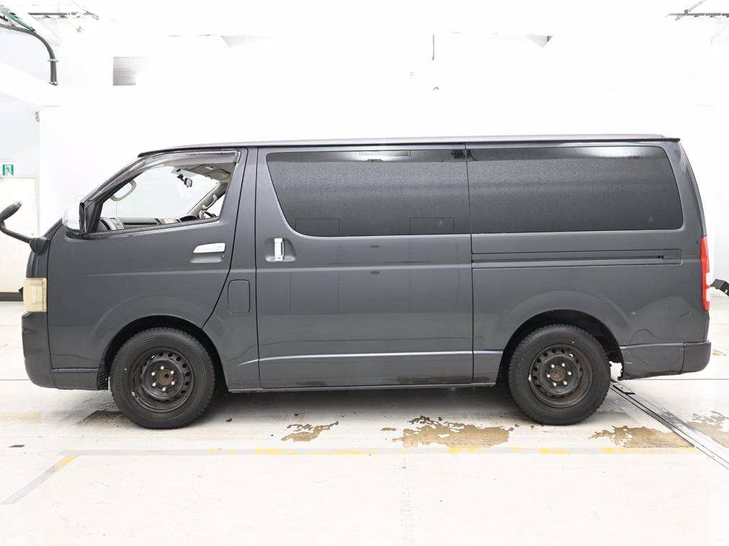 TOYOTA REGIUS ACE
