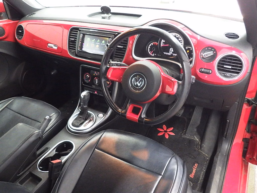 VOLKSWAGEN BEETLE
