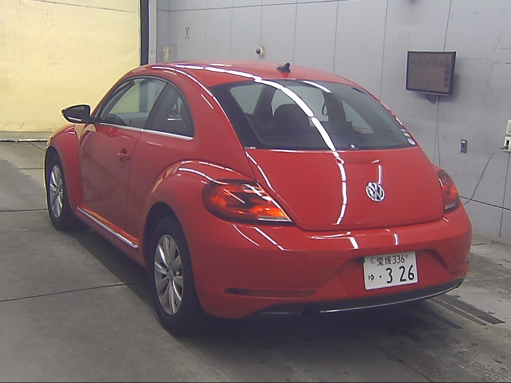 VOLKSWAGEN BEETLE