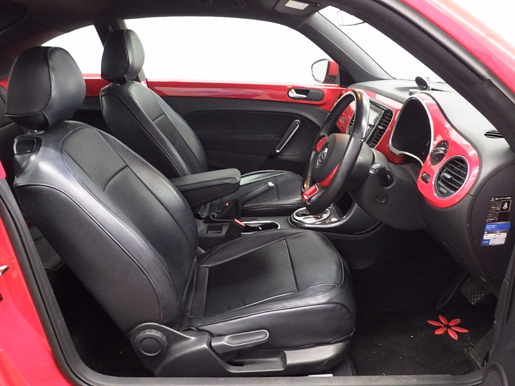 VOLKSWAGEN BEETLE
