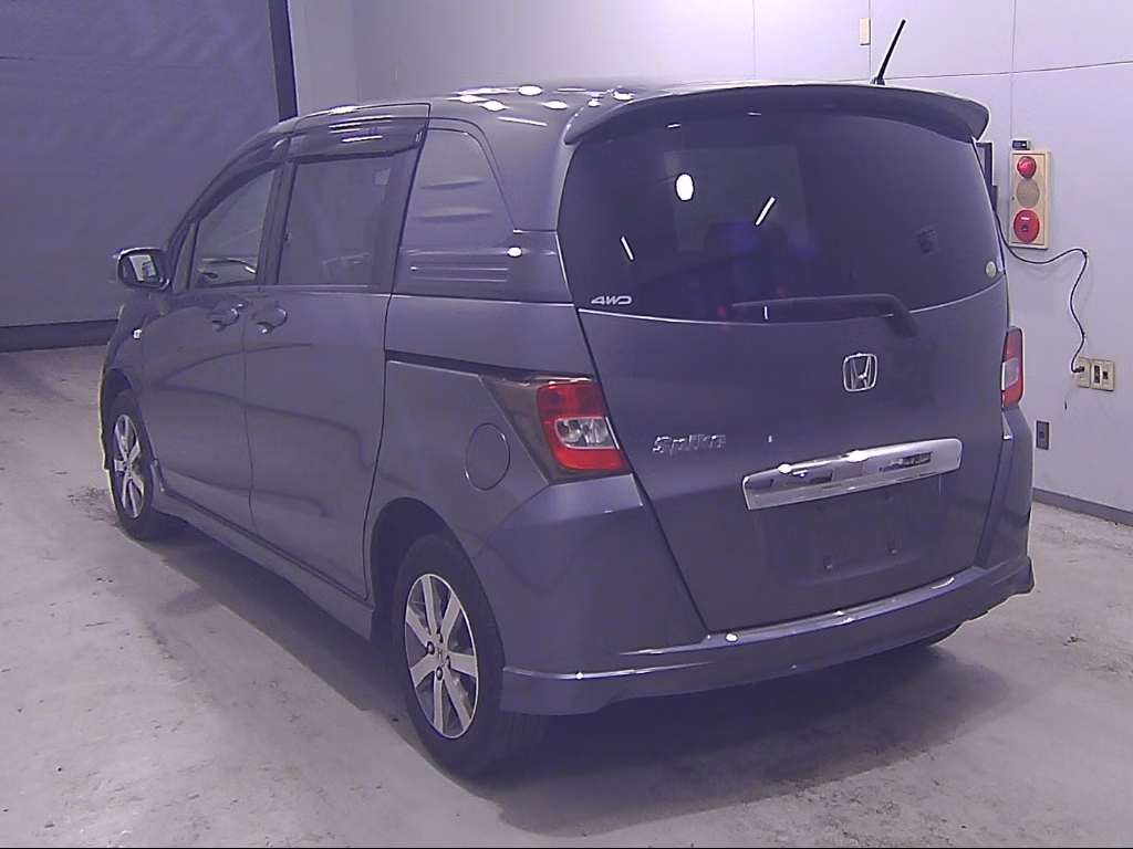HONDA FREED SPIKE