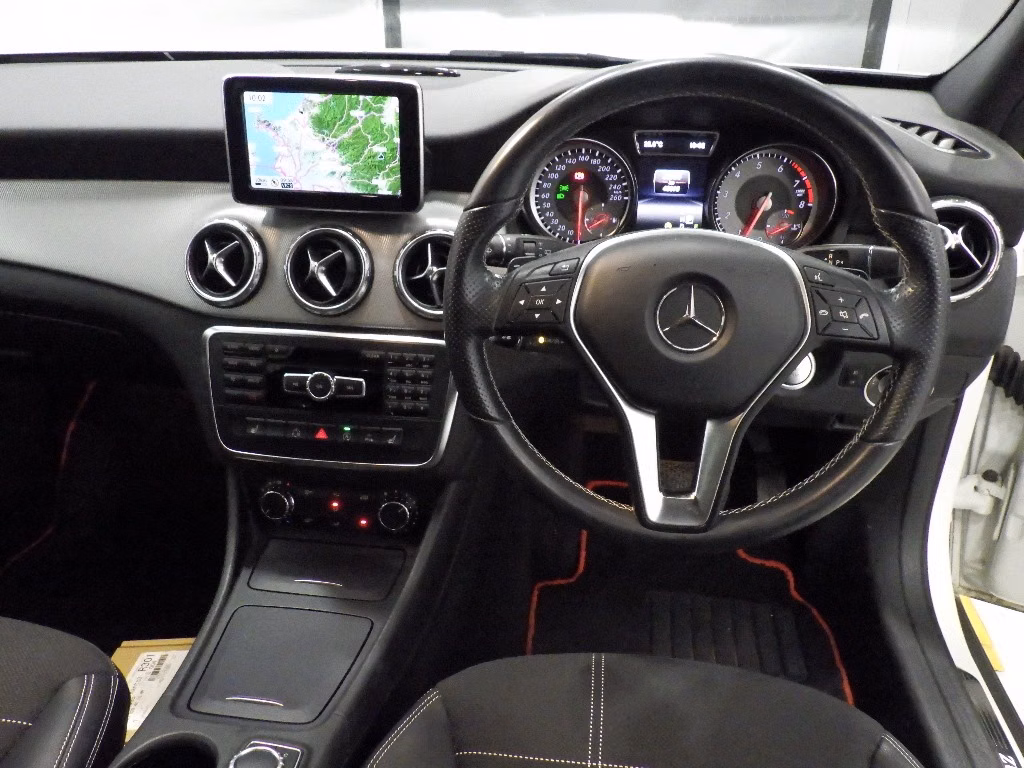 MERCEDES-BENZ GLA-CLASS