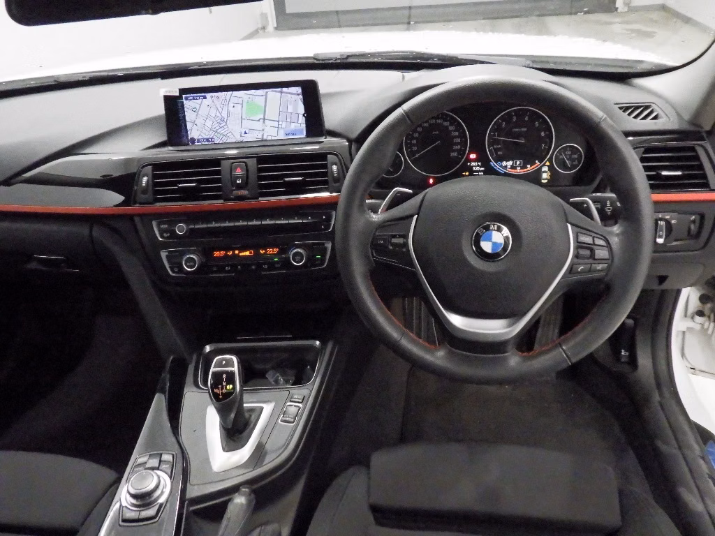 BMW 3-SERIES