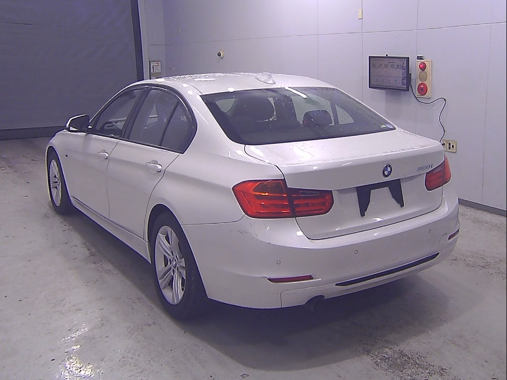 BMW 3-SERIES