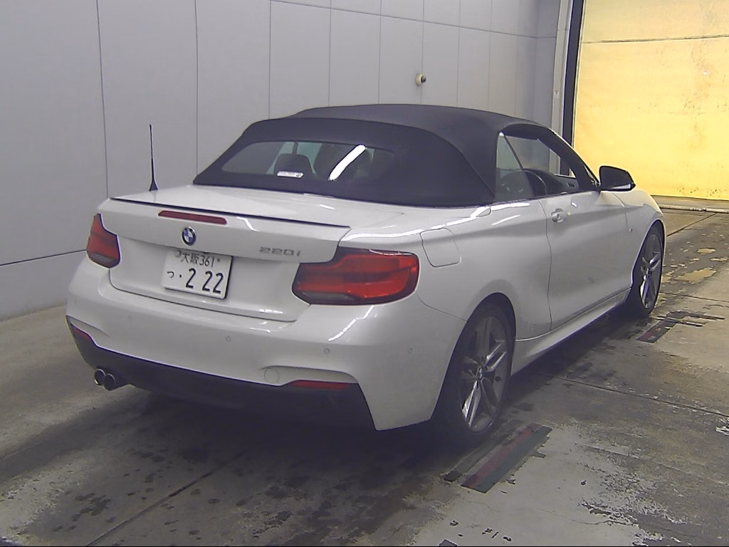 BMW 2-SERIES