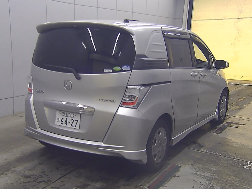 HONDA FREED SPIKE