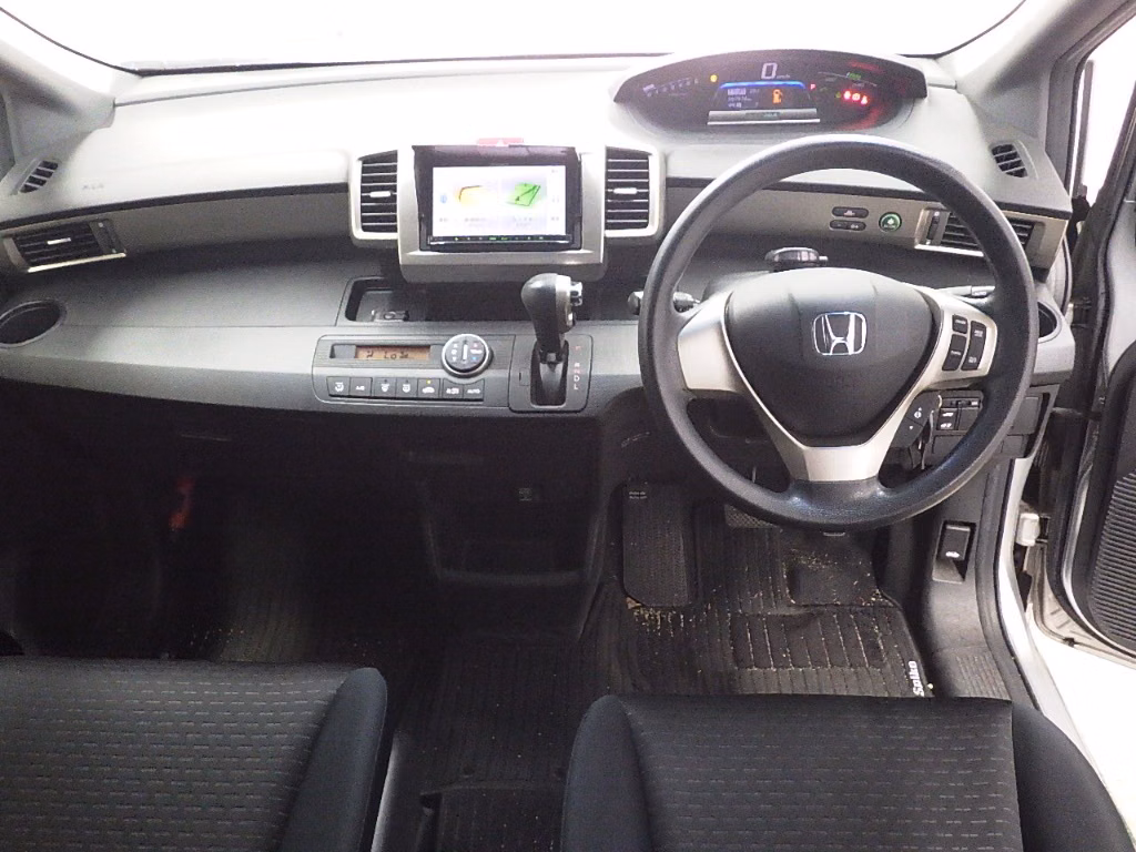 HONDA FREED SPIKE