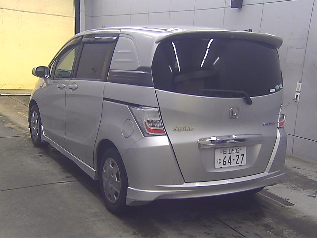 HONDA FREED SPIKE