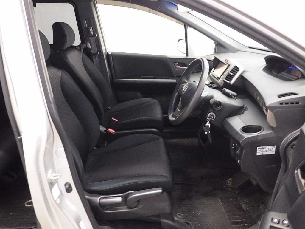 HONDA FREED SPIKE