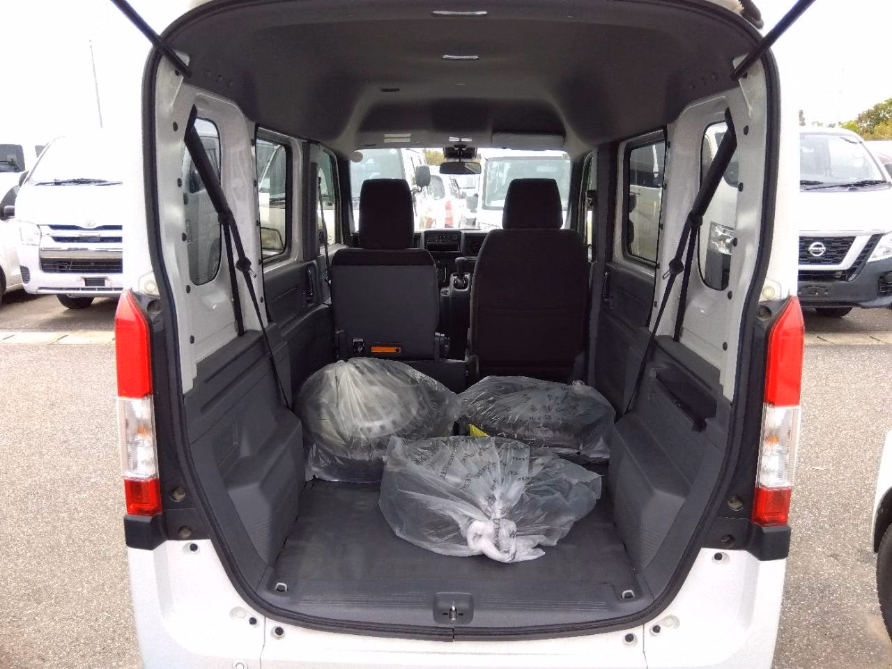 HONDA N-VAN
