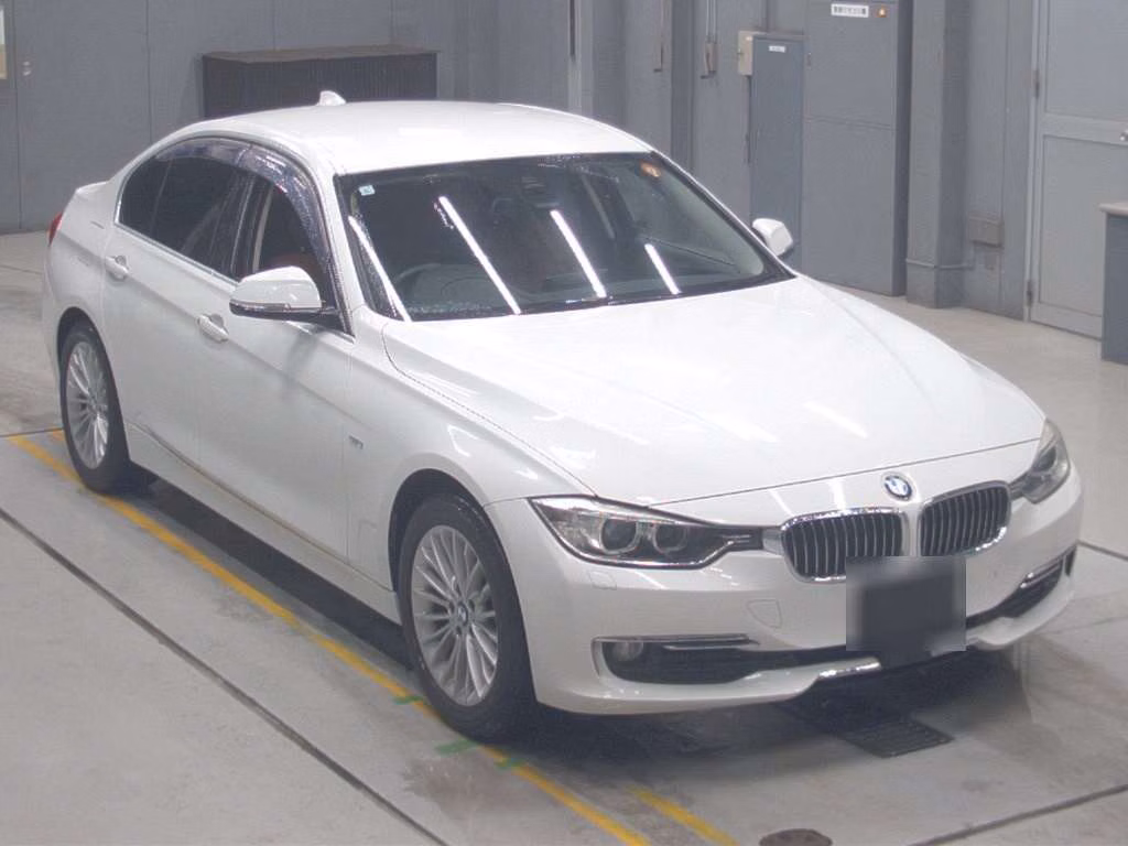 BMW 3-SERIES