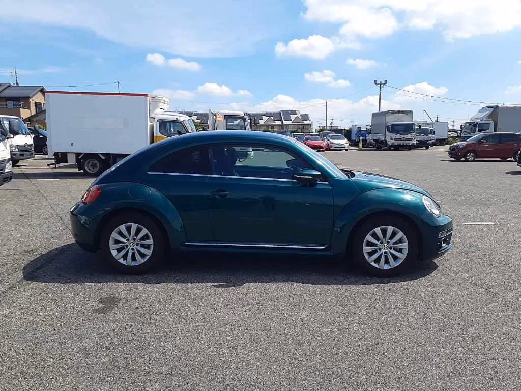 VOLKSWAGEN BEETLE