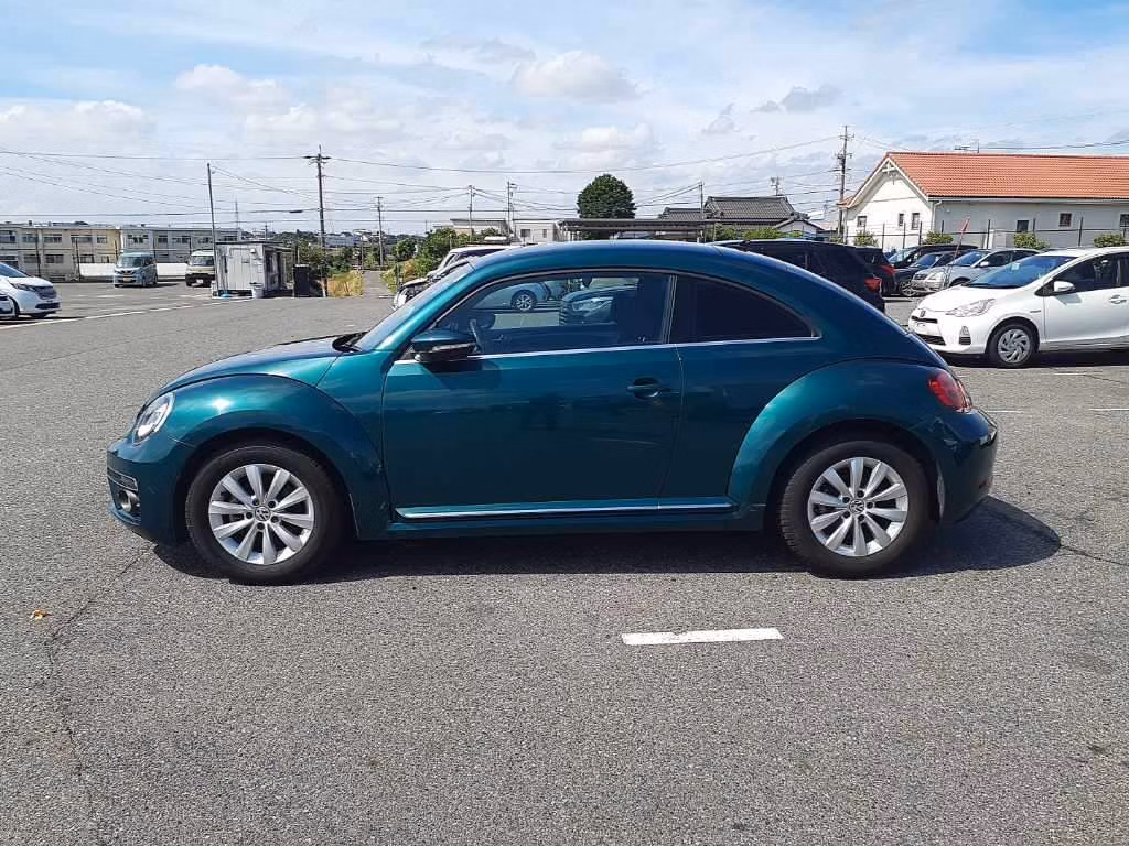 VOLKSWAGEN BEETLE