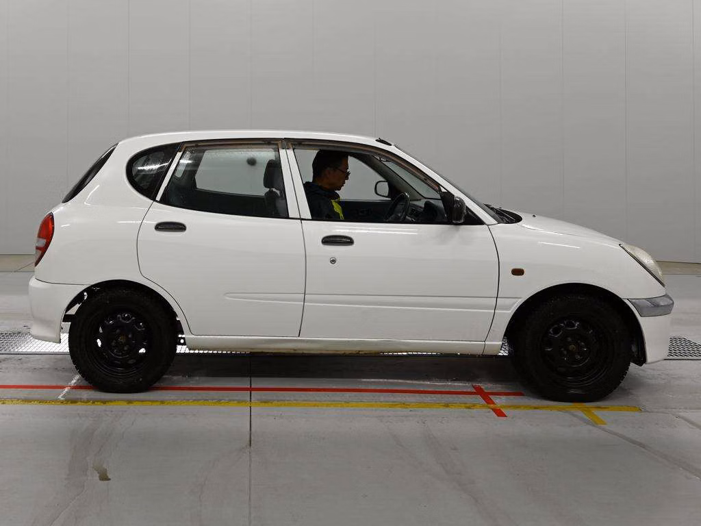 DAIHATSU STORIA