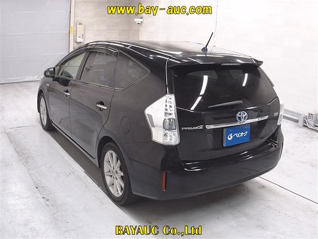 TOYOTA PRIUS ALPHA