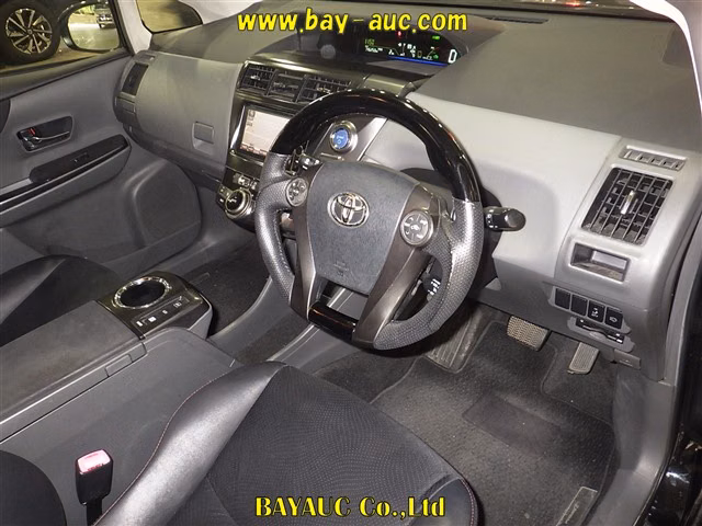 TOYOTA PRIUS ALPHA