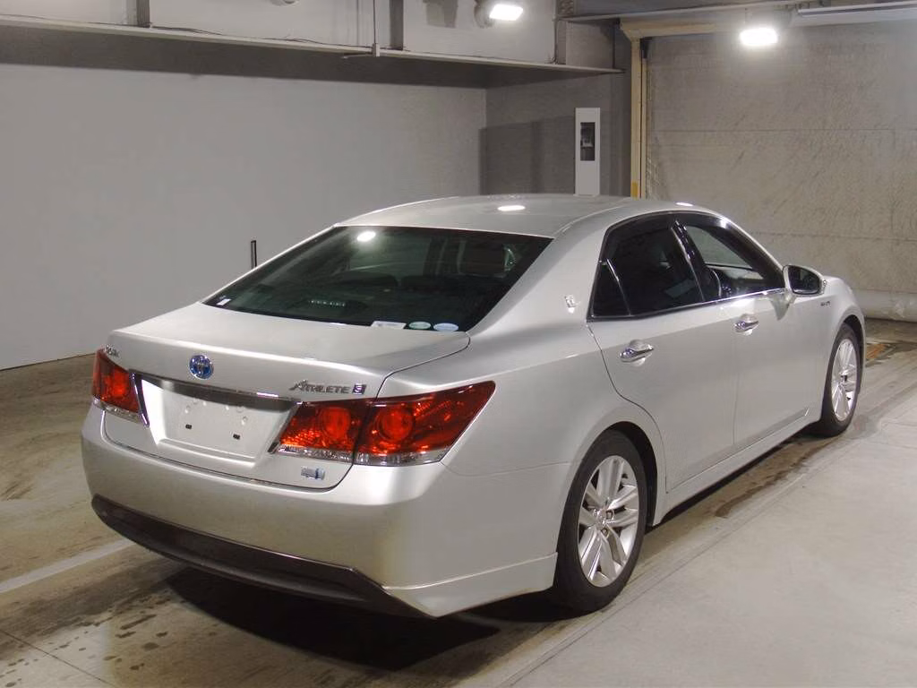 TOYOTA CROWN