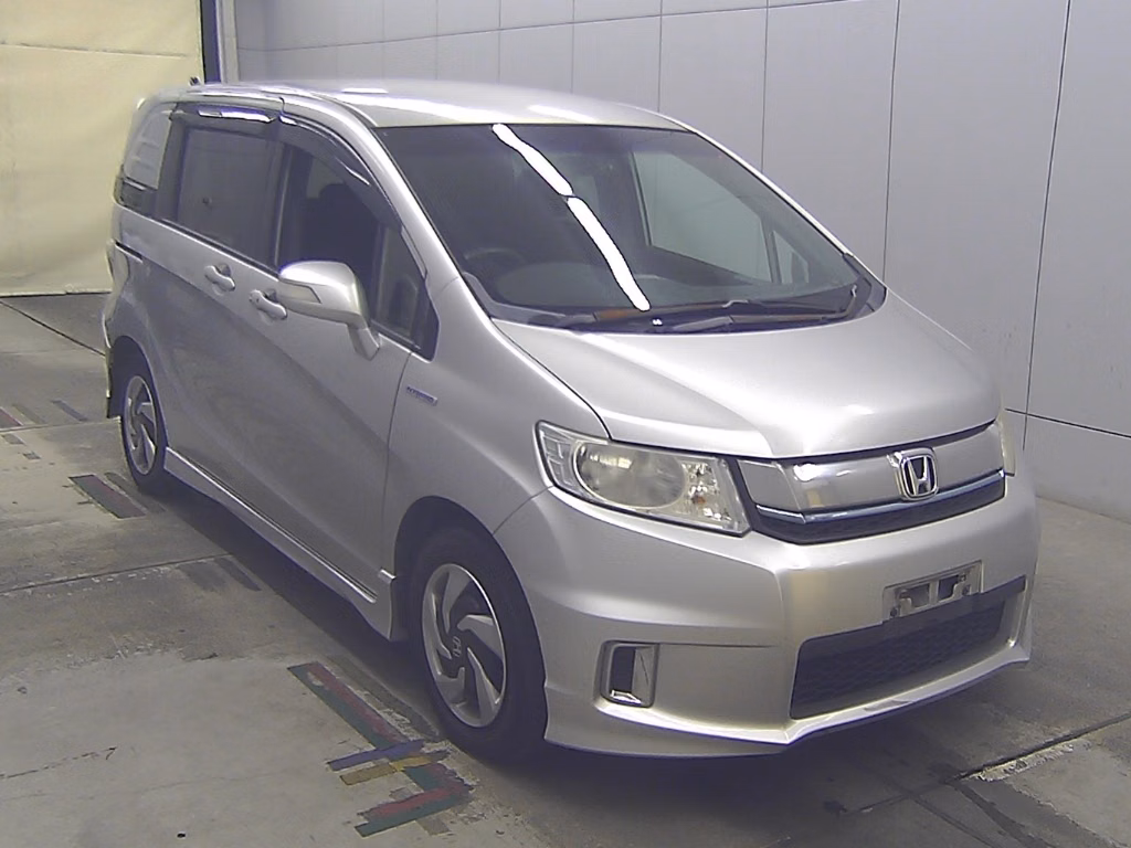 HONDA FREED SPIKE