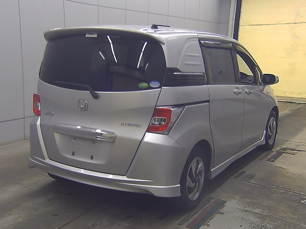 HONDA FREED SPIKE