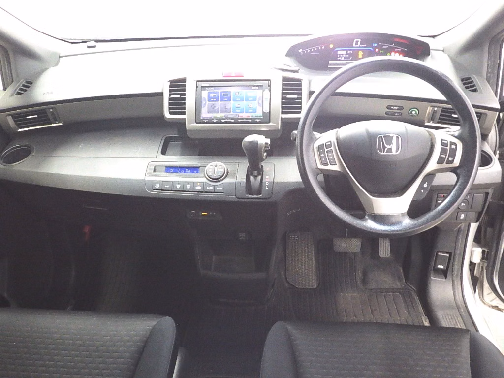 HONDA FREED SPIKE