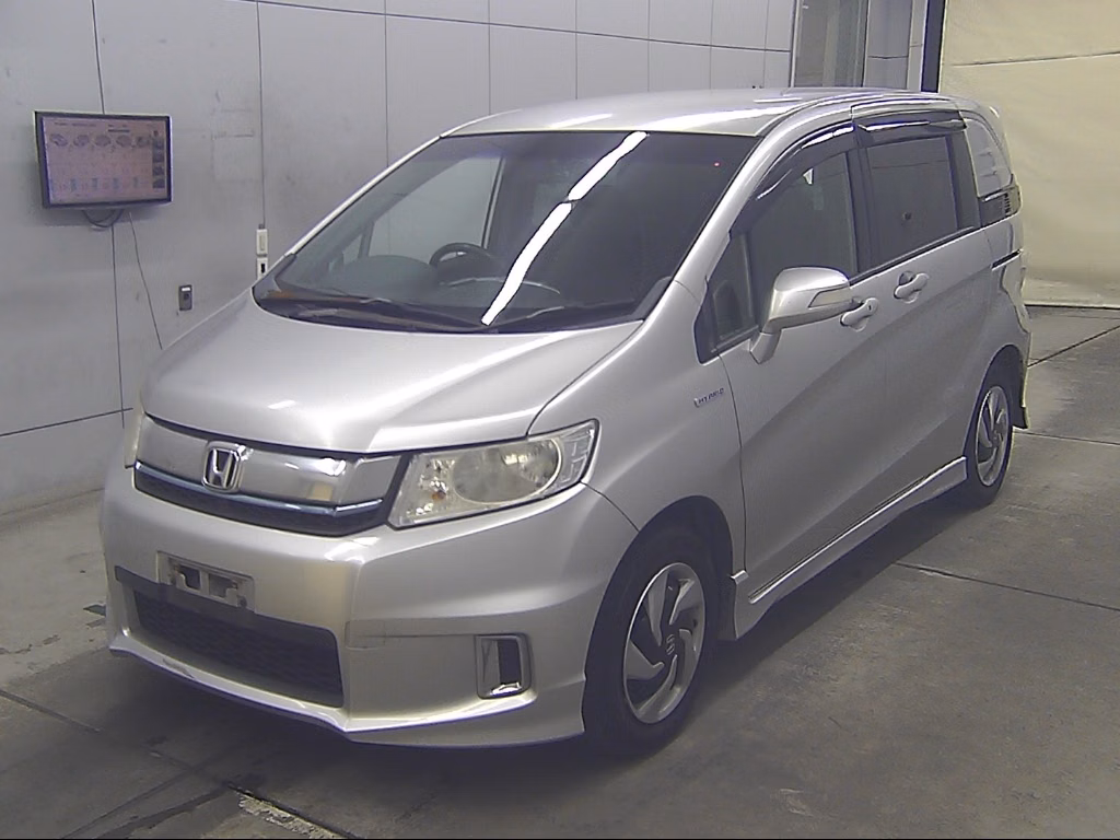 HONDA FREED SPIKE