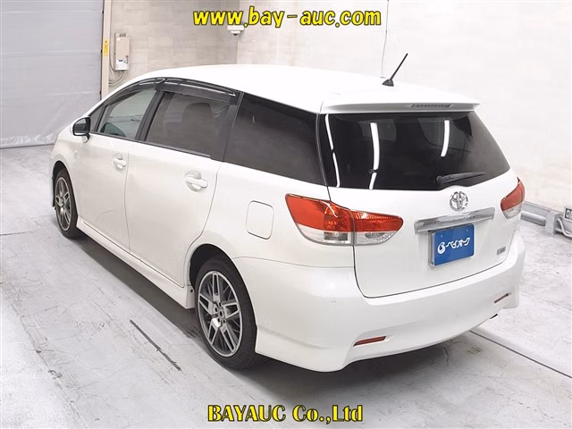 TOYOTA WISH