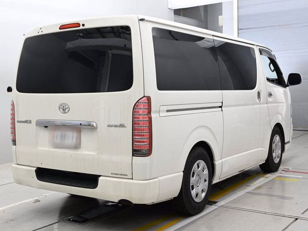 TOYOTA REGIUS ACE