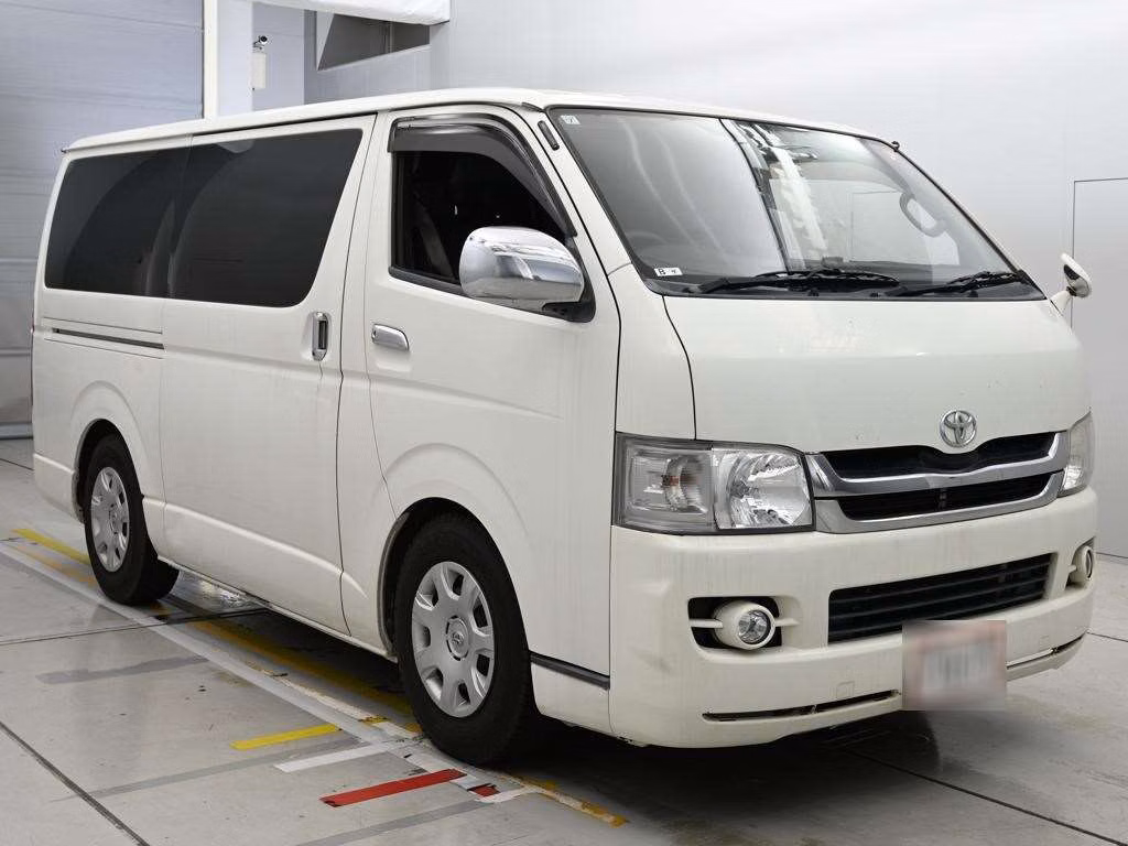 TOYOTA REGIUS ACE