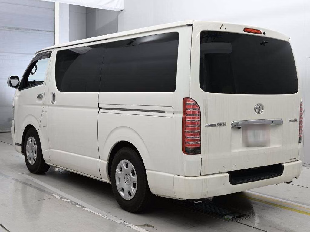 TOYOTA REGIUS ACE