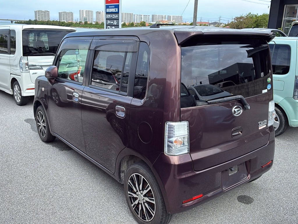 DAIHATSU MOVE CONTE