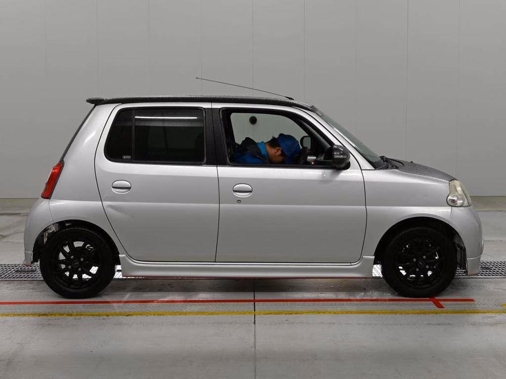 DAIHATSU ESSE