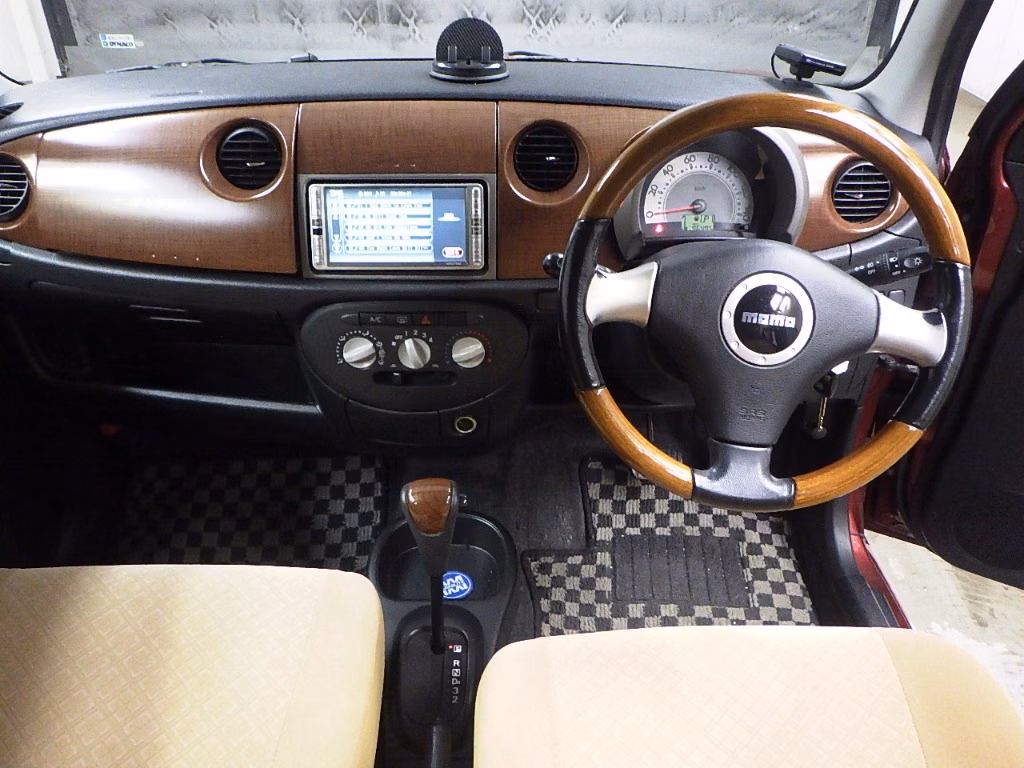 DAIHATSU MIRA GINO