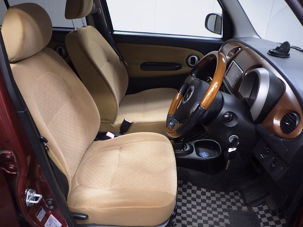 DAIHATSU MIRA GINO