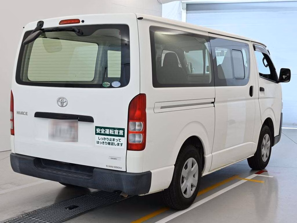 TOYOTA REGIUS ACE