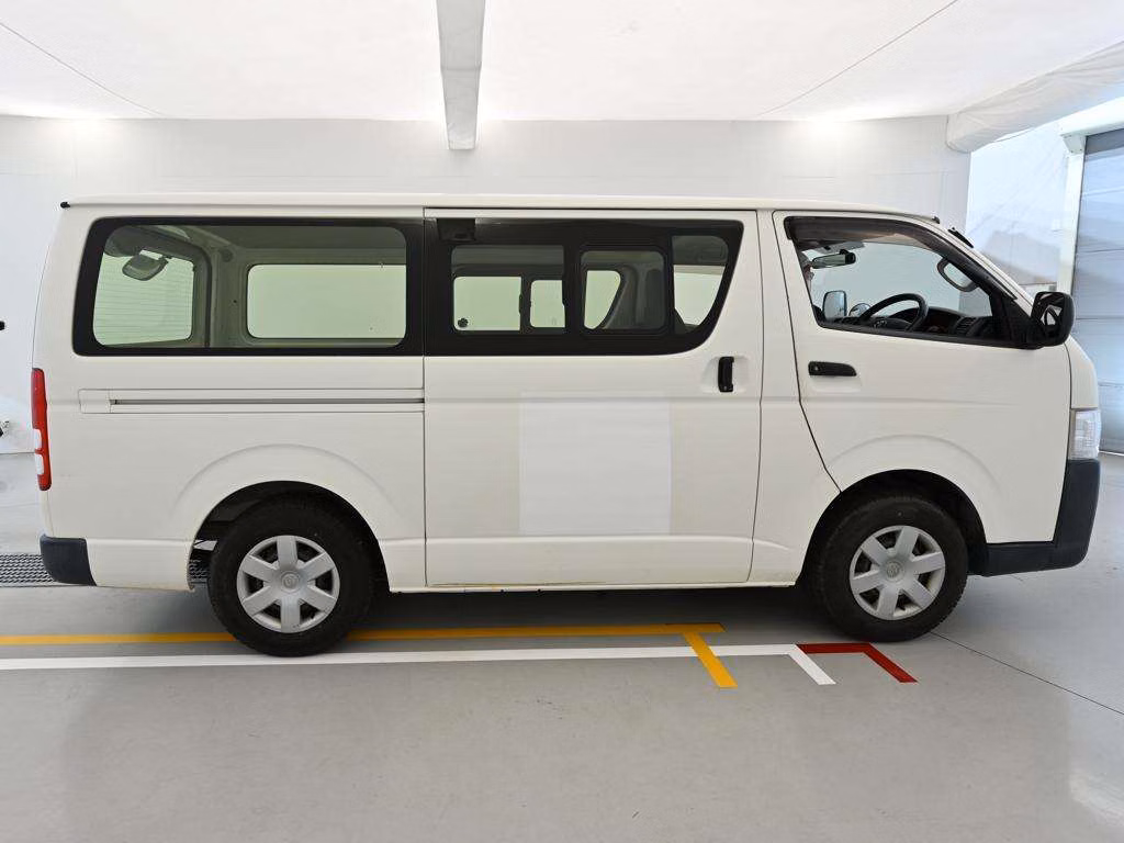 TOYOTA REGIUS ACE