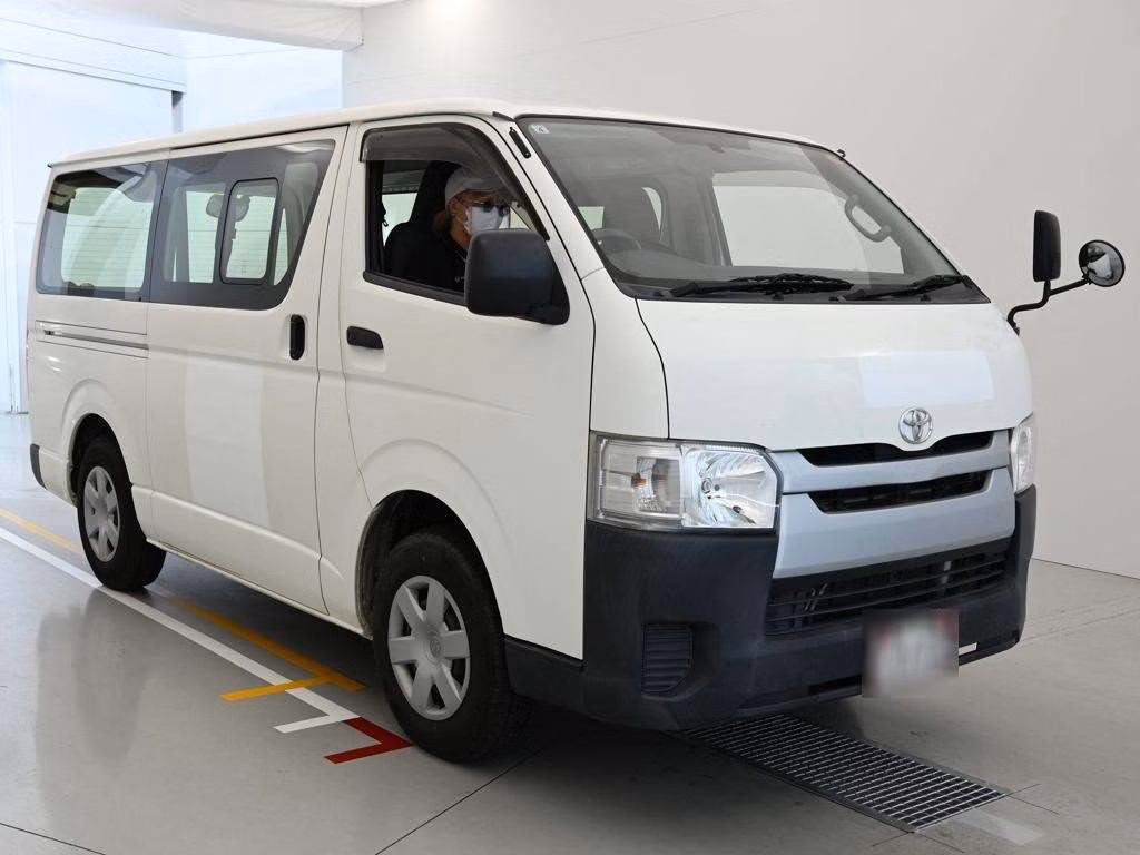 TOYOTA REGIUS ACE