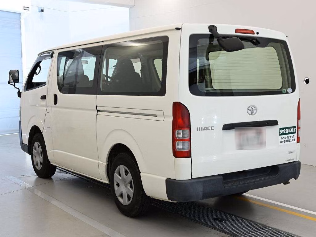 TOYOTA REGIUS ACE