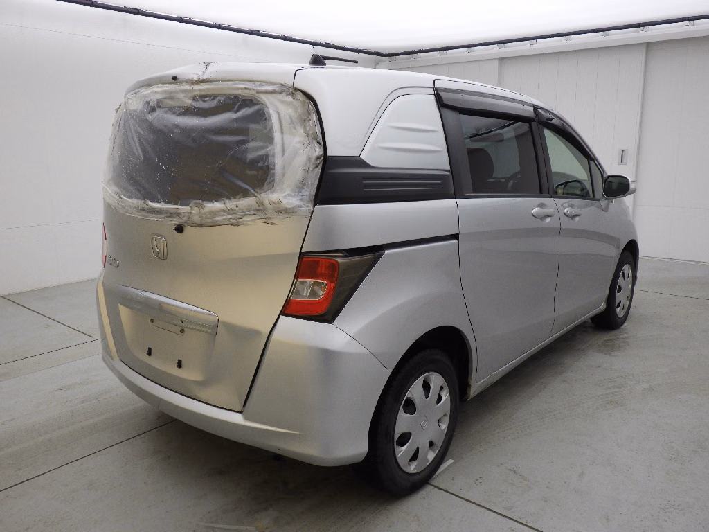 HONDA FREED SPIKE